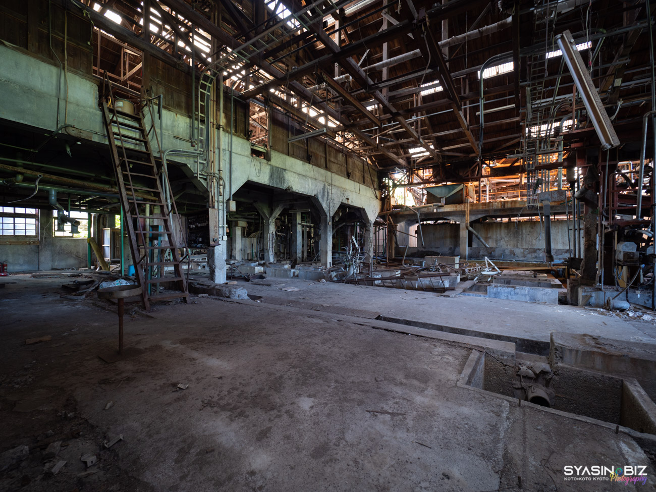 終末の製紙工場 崩れ行く放棄された巨大工場施設 山と終末旅