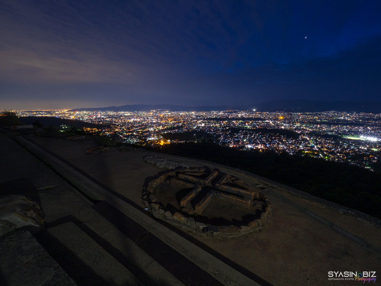 京都最大の夜景！夜の大文字山「火床」から京都盆地を眺める