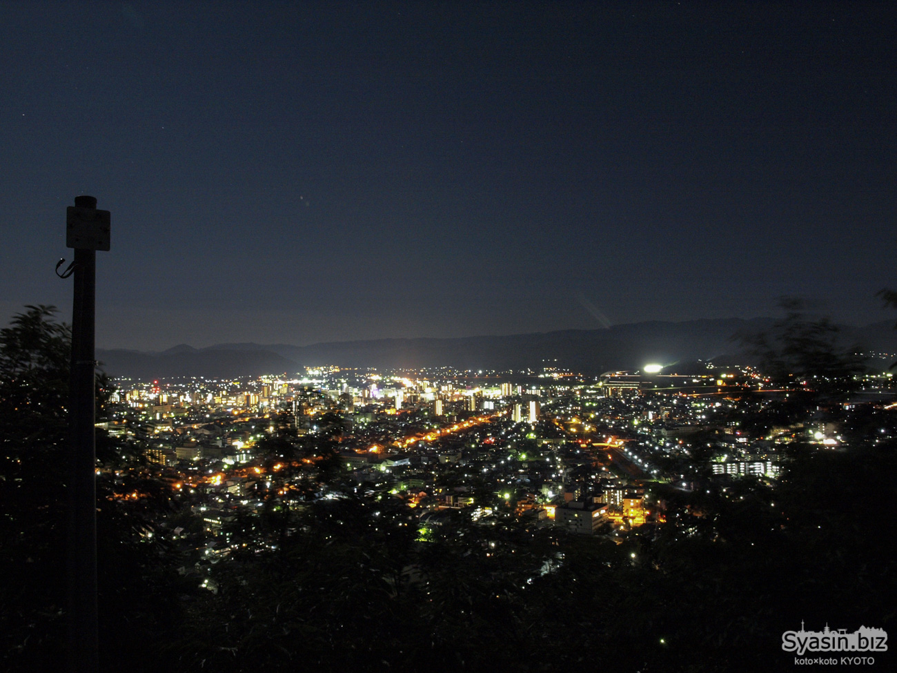 雁金山（平和記念塔）の夜景 – 鳥取県鳥取市