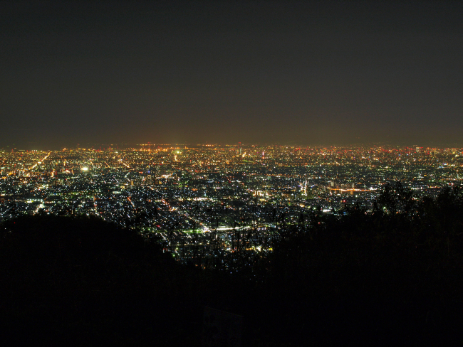 高安山展望台の夜景 – 信貴生駒スカイライン