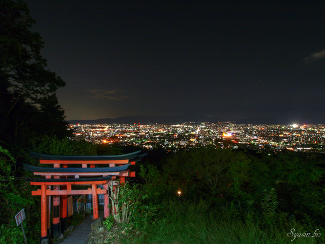 伏見神社　夜景　パノラマ